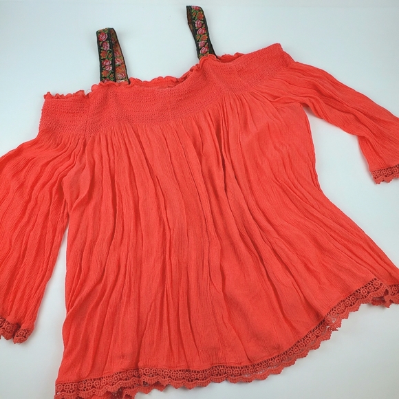 One World Off Shoulder Top - Picture 4 of 4